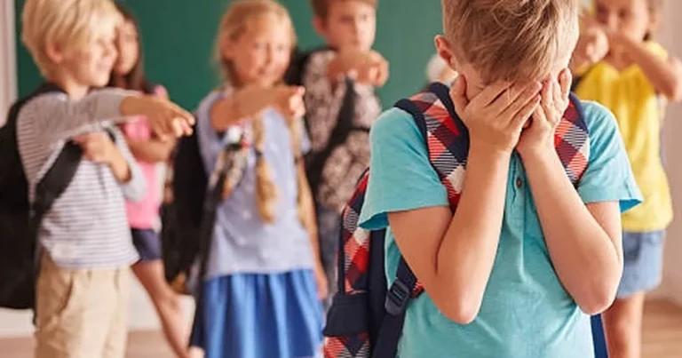 aile-ve-unicef-dijital-tehditler-ve-akran-zorbaligini-konusacak-1J3X4VBe.webp