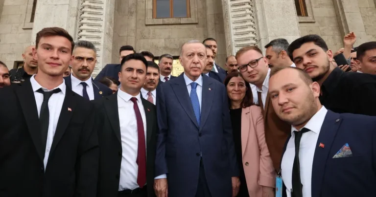 ak-parti-kesan-genclik-kollarindan-ankara-cikarmasi-Tu9hqrCF.webp