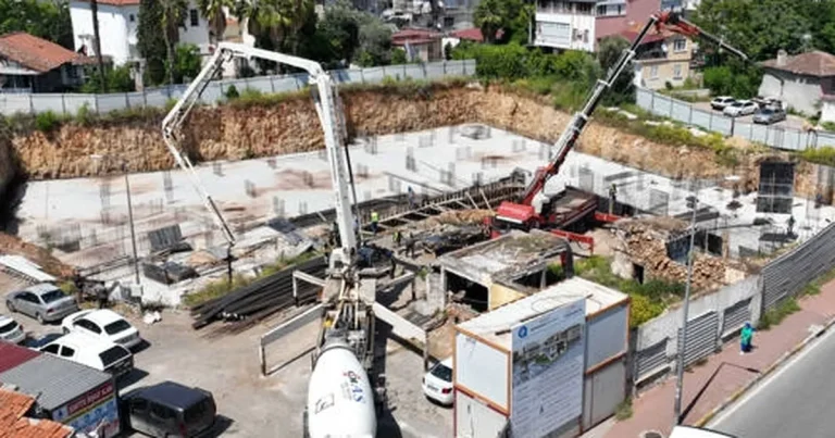 antalyada-kentsel-yenileme-proje-calismalari-yeniden-basladi-IEucVZUC.webp