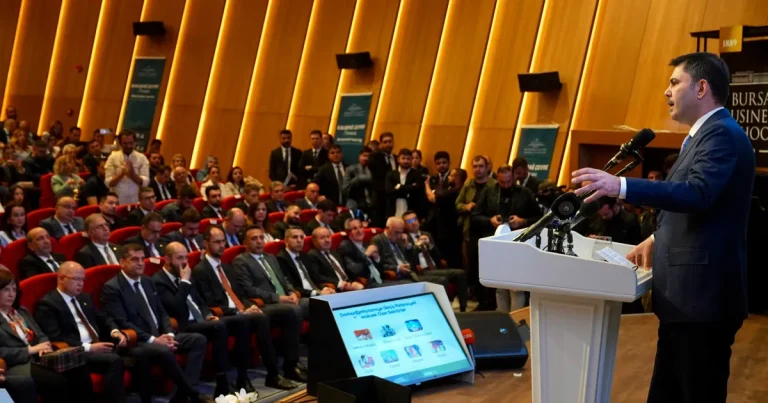 bakan-kurum-marmarada-kirlilik-yuku-artiyor-belediyelere-musilaj-uyarisi-vNKEshf9.webp