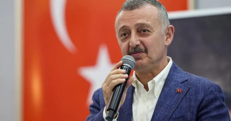baskan-buyukakin-onlar-konusur-biz-eser-yapariz-ElK6Vw72.webp