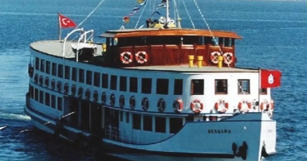 bergama-vapuru-rotasini-gencler-icin-cevirdi-mGtm6DVw.webp