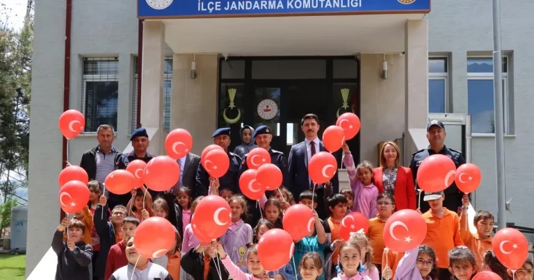 bilecik-pazaryerinde-500-ogrenci-jandarma-komutanliginda-nkhsXDUG.webp