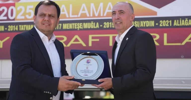 bremenden-uzanan-dost-eli-dalamana-ulasti-i4MqBqYM.webp
