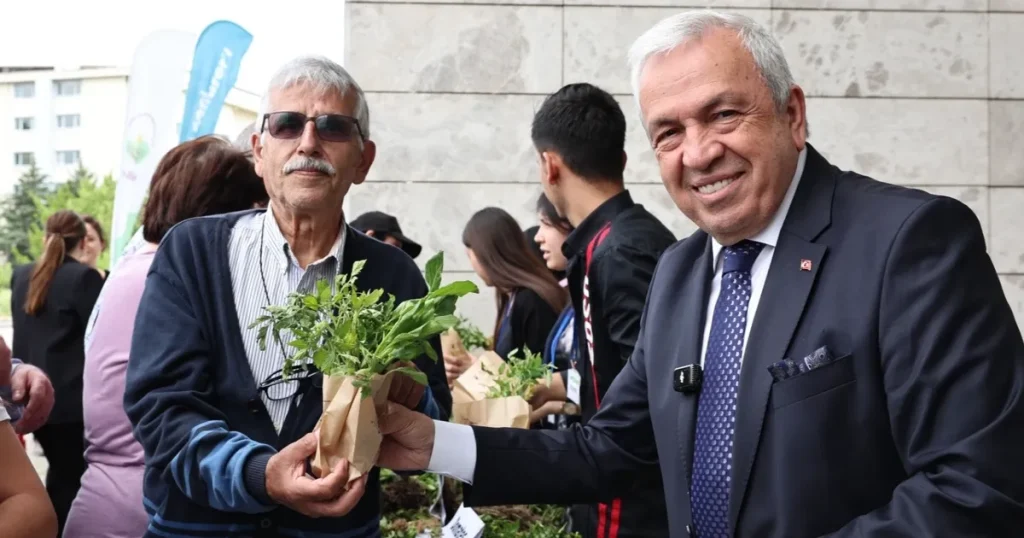 bursa-niluferde-310-bin-fide-vatandaslarla-bulusuyor-gSLMDLke.webp