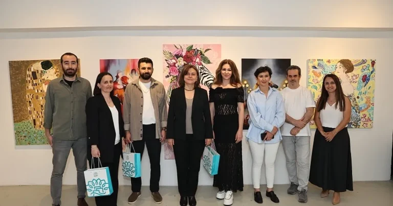 bursa-niluferde-yetiskinlerin-sergisi-izlenime-acildi-lsCIi4C3.webp