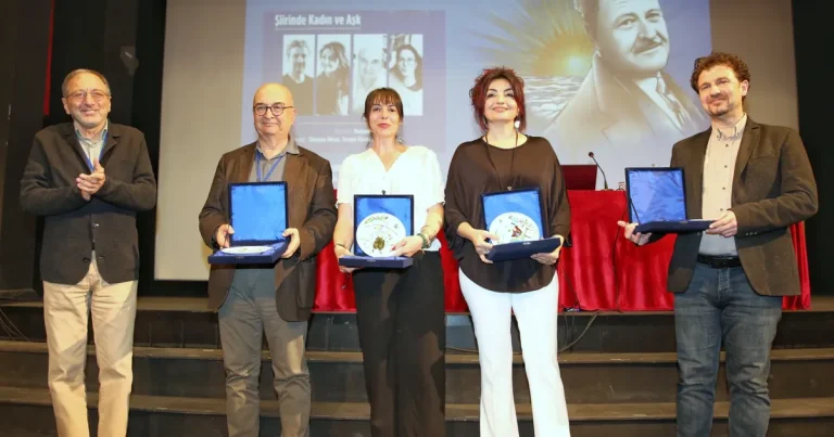 bursada-n-zim-hikmet-siir-odulu-sahibini-buldu-DvjRsvMn.webp