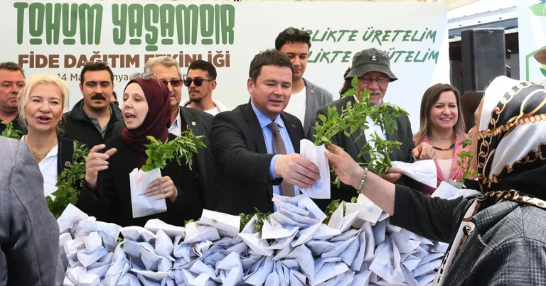 bursada-osmangazi-belediyesinden-ucretsiz-fide-dagitimi-Pz3ZfiIn.webp
