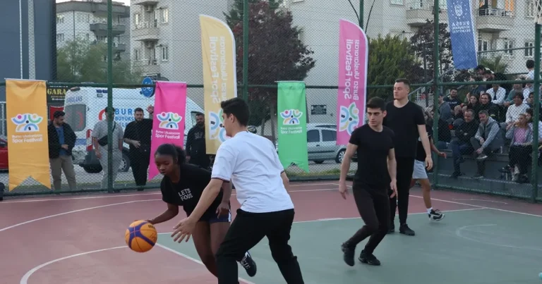 bursada-sokak-basketbolu-heyecani-nOCyCc41.webp