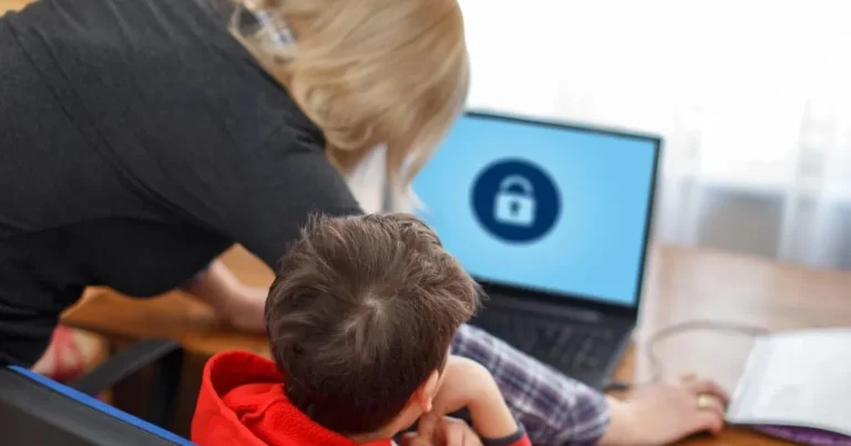 cocuklari-dijital-dunyanin-risklerinden-koruyacagiz-4Q4tI8wB.webp