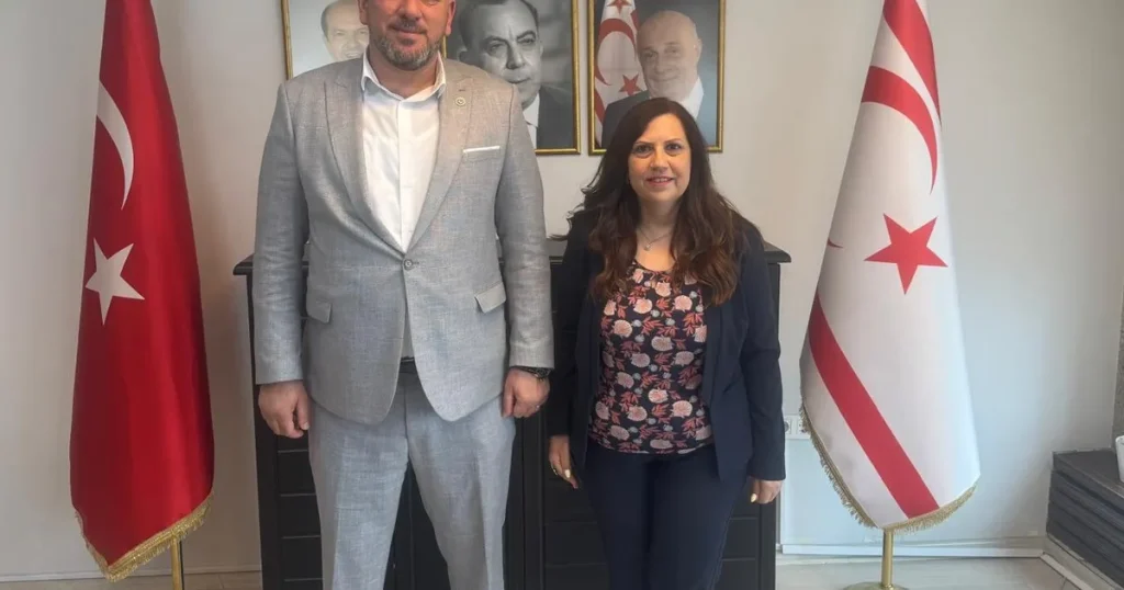 ege-bolgesi-is-insanlari-federasyonundan-onemli-ziyaret-wqD4X7pz.webp