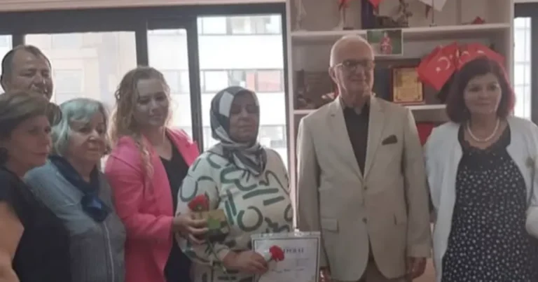 ege-karadenizli-kadinlar-selvi-polati-yilin-annesi-secti-OHUtBKOp.webp