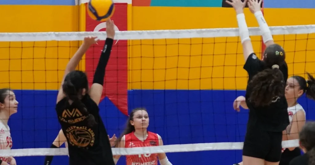 istanbul-beylikduzunde-voleybol-turnuvasi-basladi-lIyJM6SY.webp