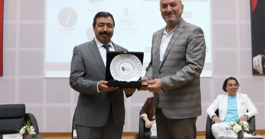 izmir-k-tip-celebi-universitesi-tarafindan-aile-paneli-duzenlendi-dhqLaSNJ.webp