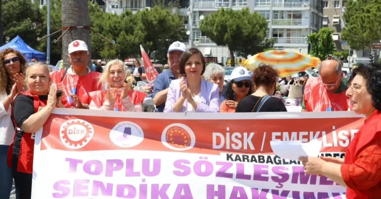 izmir-karabaglarda-kadina-siddete-isyan-MOV5KVfz.webp
