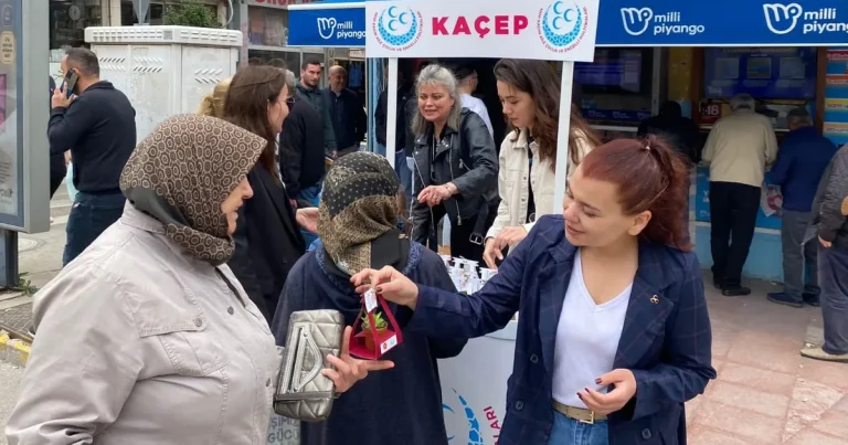 kacepten-anneler-gunune-ozel-kutlama-BWfUAJEl.webp