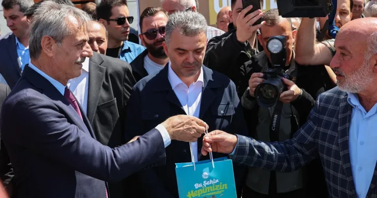 kahverengi-kokarca-kabusuna-karsi-mucize-bulus-fDmJ6DKn.webp