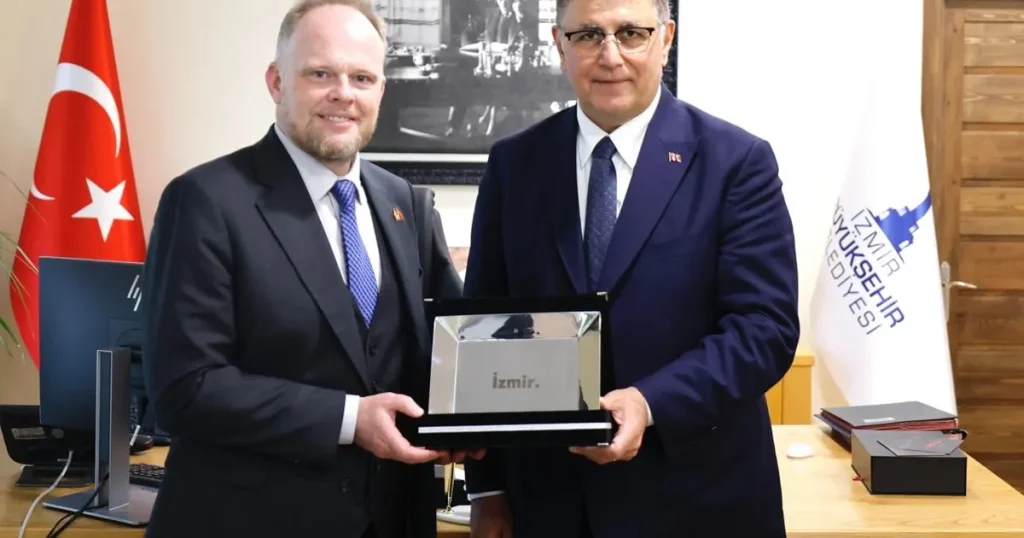 kanada-ve-izmir-arasinda-kulturel-iliskiler-gelisecek-FBWGy2LL.webp