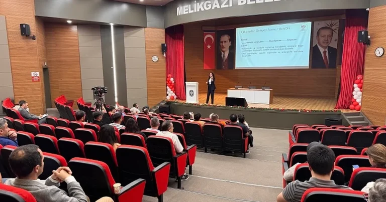 kayseri-melikgaziden-personeline-aile-egitimi-ul6NZkWG.webp