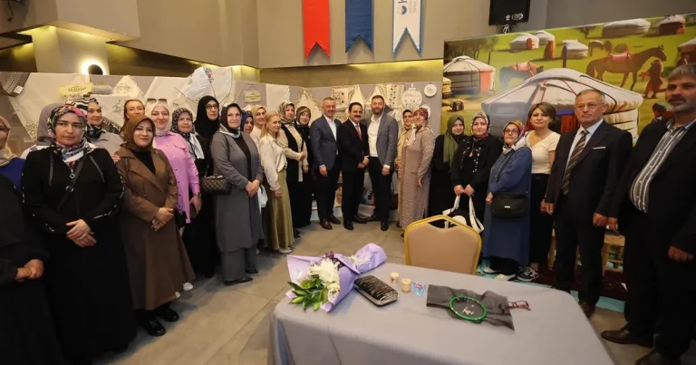 ko-mek-basiskele-ilce-sergisinde-tarim-vurgusu-EBv34dcX.webp