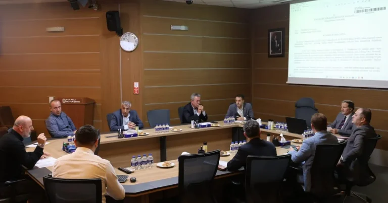 kocaelide-30-markete-ceza-kesildi-Duaqhgs7.webp