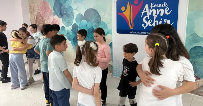 kocaelide-anne-sehir-ile-adim-adim-hayata-IA3SM7K2.webp