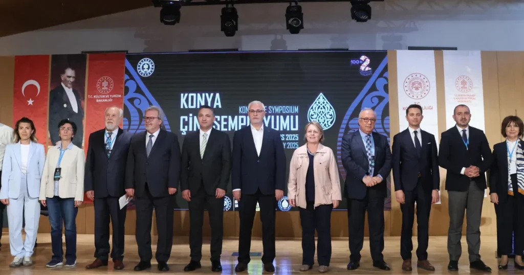 konya-cini-sempozyumunda-cini-sanati-ele-aliniyor-nG9VGxvz.webp