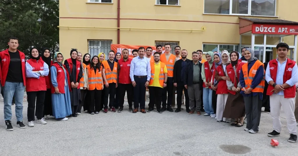 konya-karatayda-cocuklar-aileleriyle-bulustu-VKYkzDbc.webp