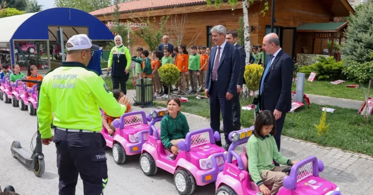 konya-selcukludatrafik-egitim-parkina-ziyaret-wduQwsct.webp