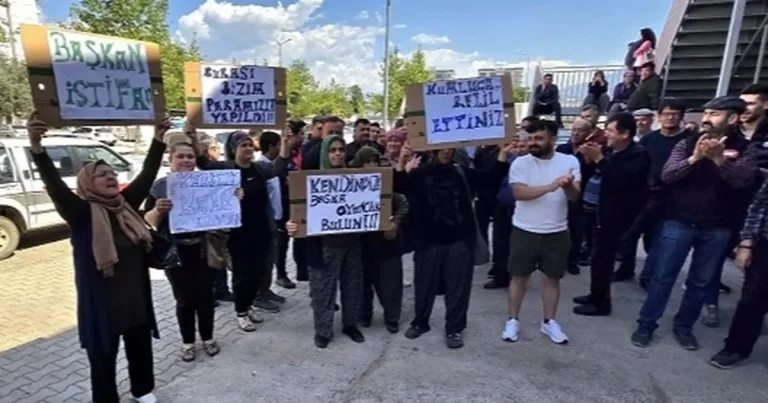 kumluca-pazaryerinde-esnaf-belediye-gerilimi-qwY1iGxD.webp