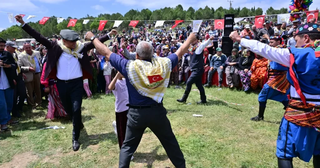 manisa-akhisarda-yoruk-kulturu-yasatildi-mKxxgURj.webp