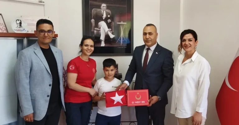 manisa-buyuksehir-sehit-suleyman-gurun-oglunun-ozel-gununu-unutmadi-TGXzilkx.webp