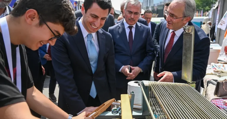 meslek-egitimde-gelecek-vizyonu-YR4lie9O.webp