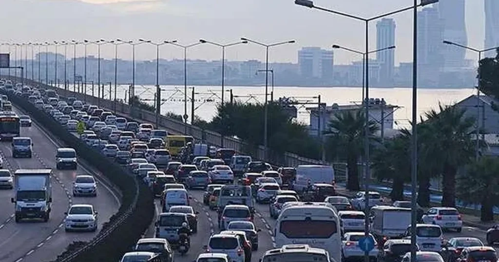nisanda-191-bin-983-tasit-trafige-katildi-toplam-tasit-sayisi-32-milyona-yaklasti-zcpZZE2T.webp