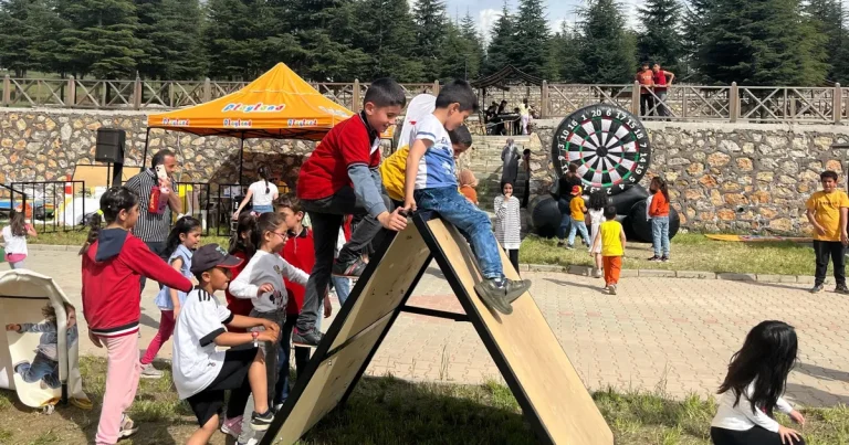 playland-eglence-tiri-dogansehirde-cocuklari-sevindirdi-hT1S8dQk.webp