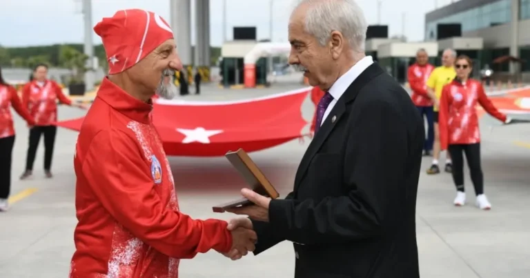selanikten-alinan-ata-topragi-ipsaladan-anitkabire-ulastirilacak-7JBMGIyf.webp