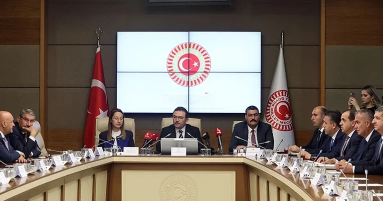 tbmm-komisyonu-kartalkaya-faciasi-icin-bolu-valisini-dinledi-wSbiO7Xg.webp